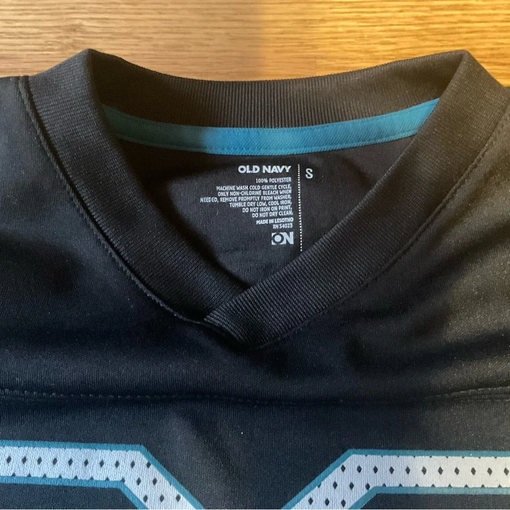 Old Navy Black Kids Graphic Long Sleeve Jersey Shirt with Number 08 Design.